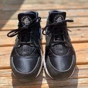 COPY - Nike Air Huarache’s Womens Size 8